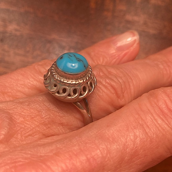 Sterling Silver Ring with Genuine Turquoise—Size 8 - Picture 7 of 7